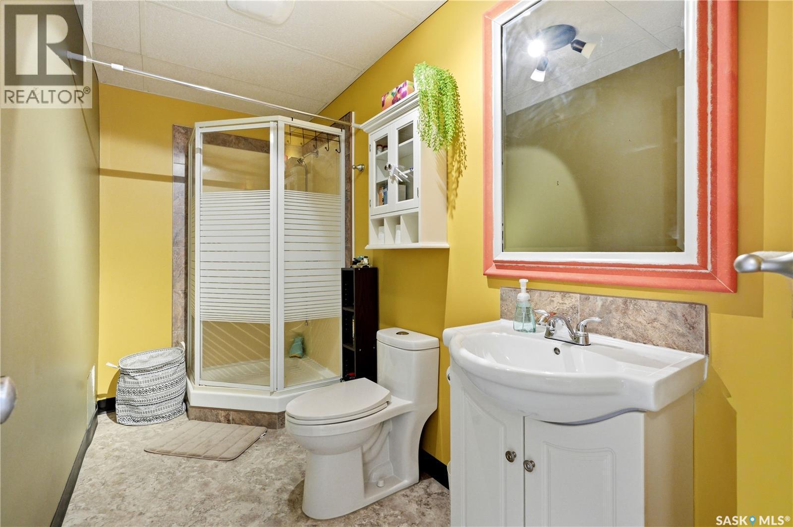 308 3Rd Street W, Delisle, SK - Indoor Photo Showing Bathroom