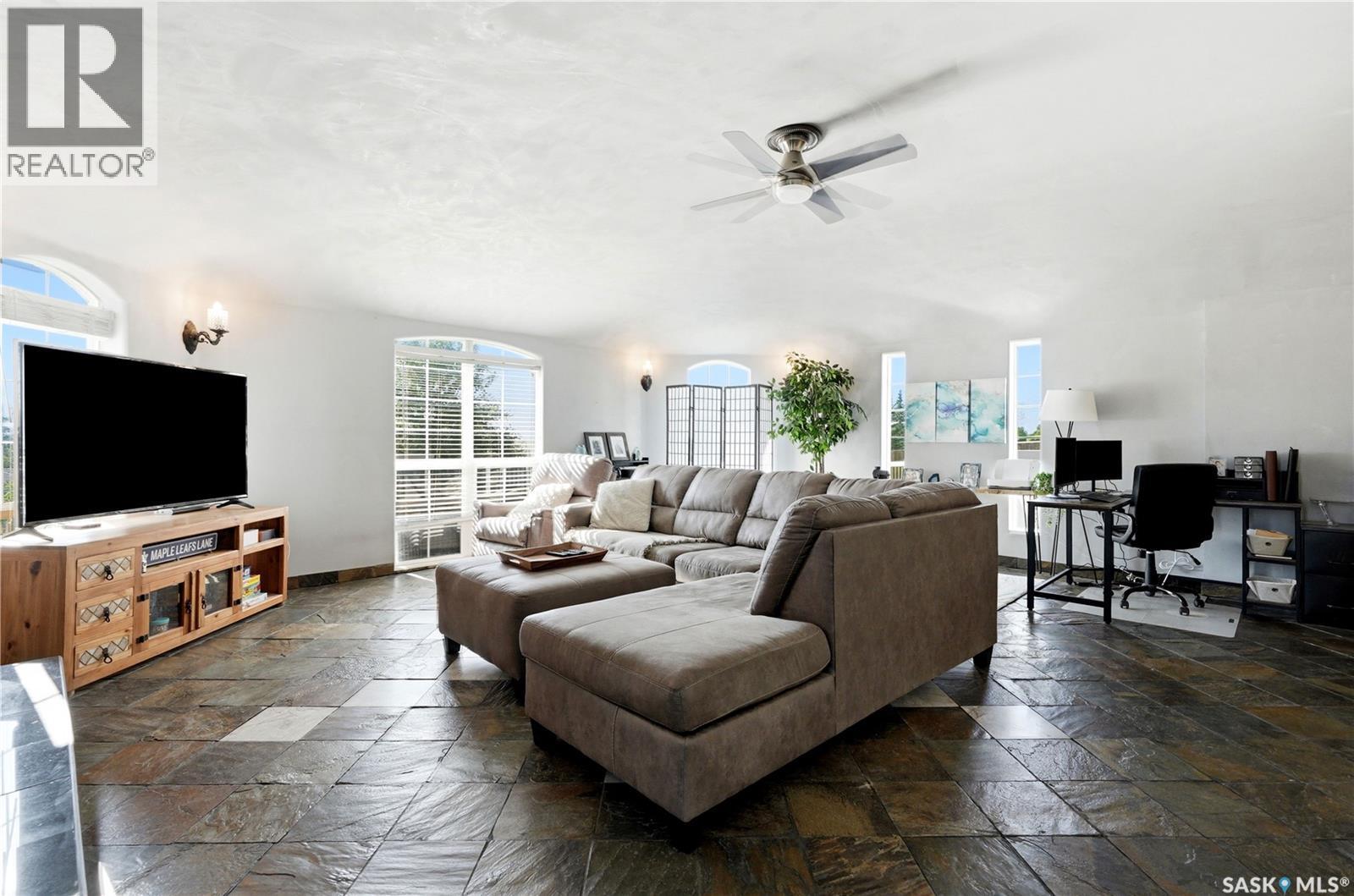 308 3Rd Street W, Delisle, SK - Indoor Photo Showing Living Room