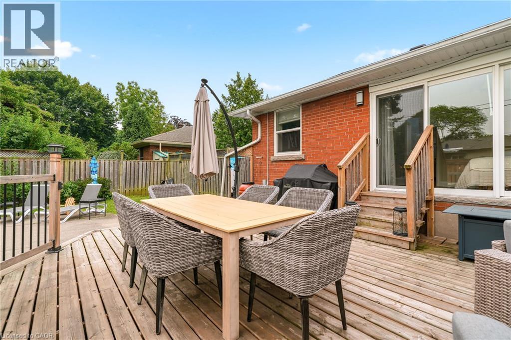 Spacious wood deck with perimeter railing - 715 Drury Lane, Burlington, ON - Outdoor With Deck Patio Veranda With Exterior