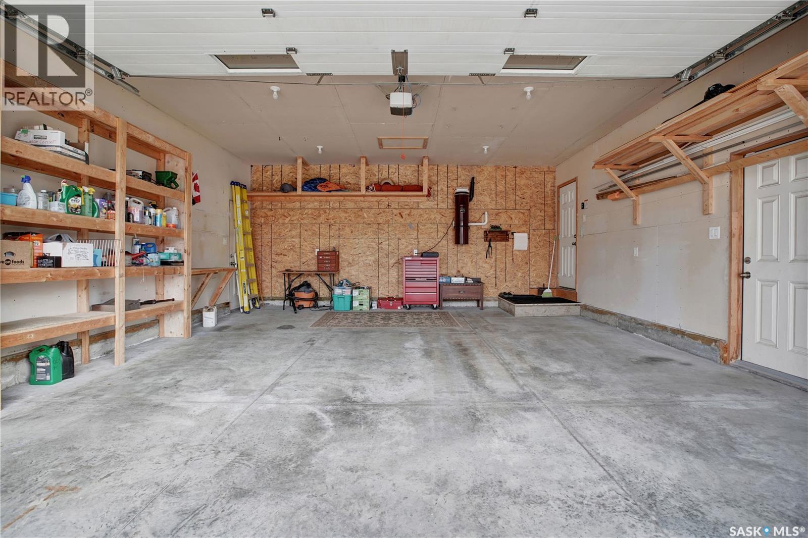 412 Lyle Crescent, Warman, SK - Indoor Photo Showing Garage