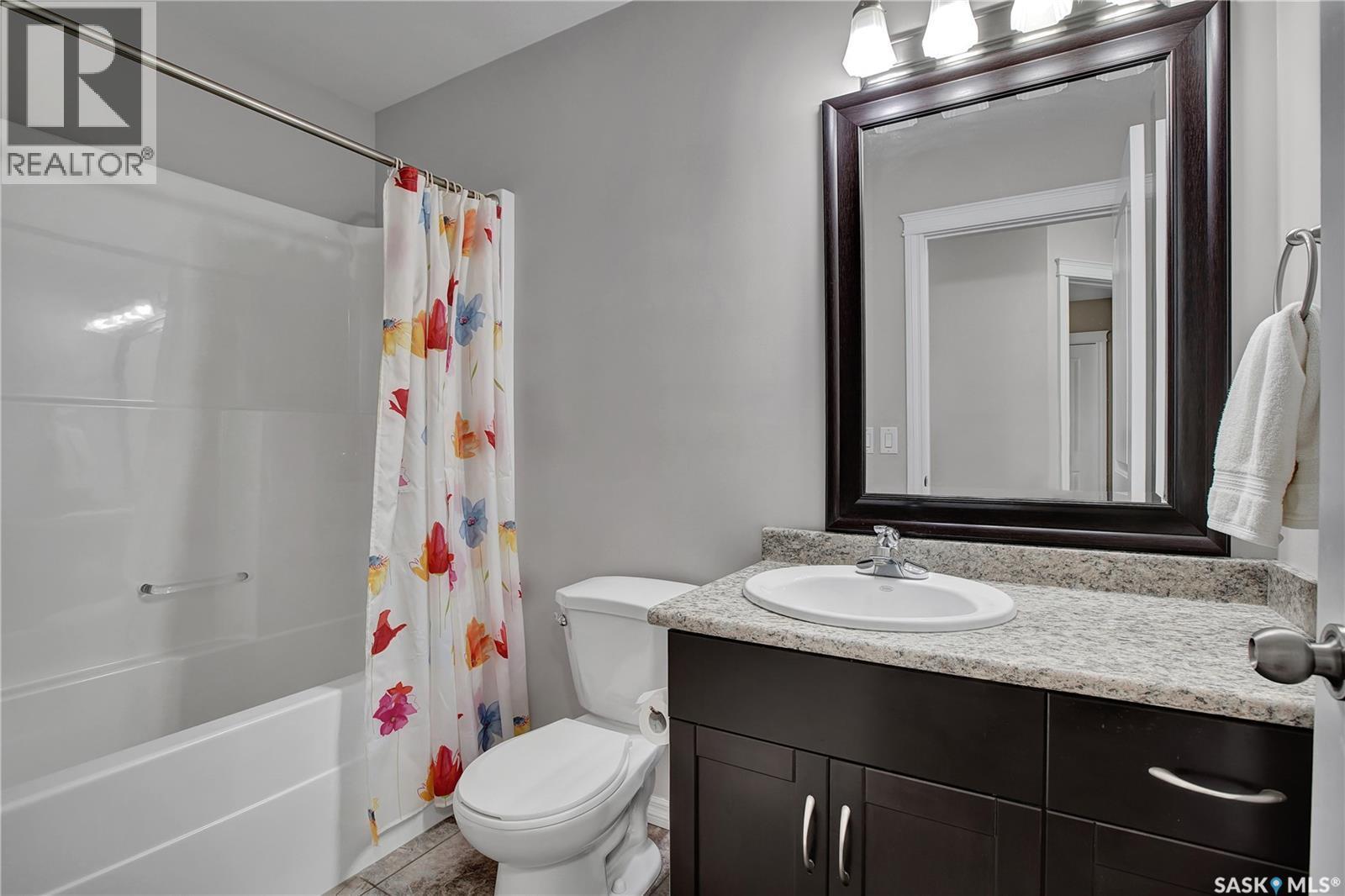 412 Lyle Crescent, Warman, SK - Indoor Photo Showing Bathroom