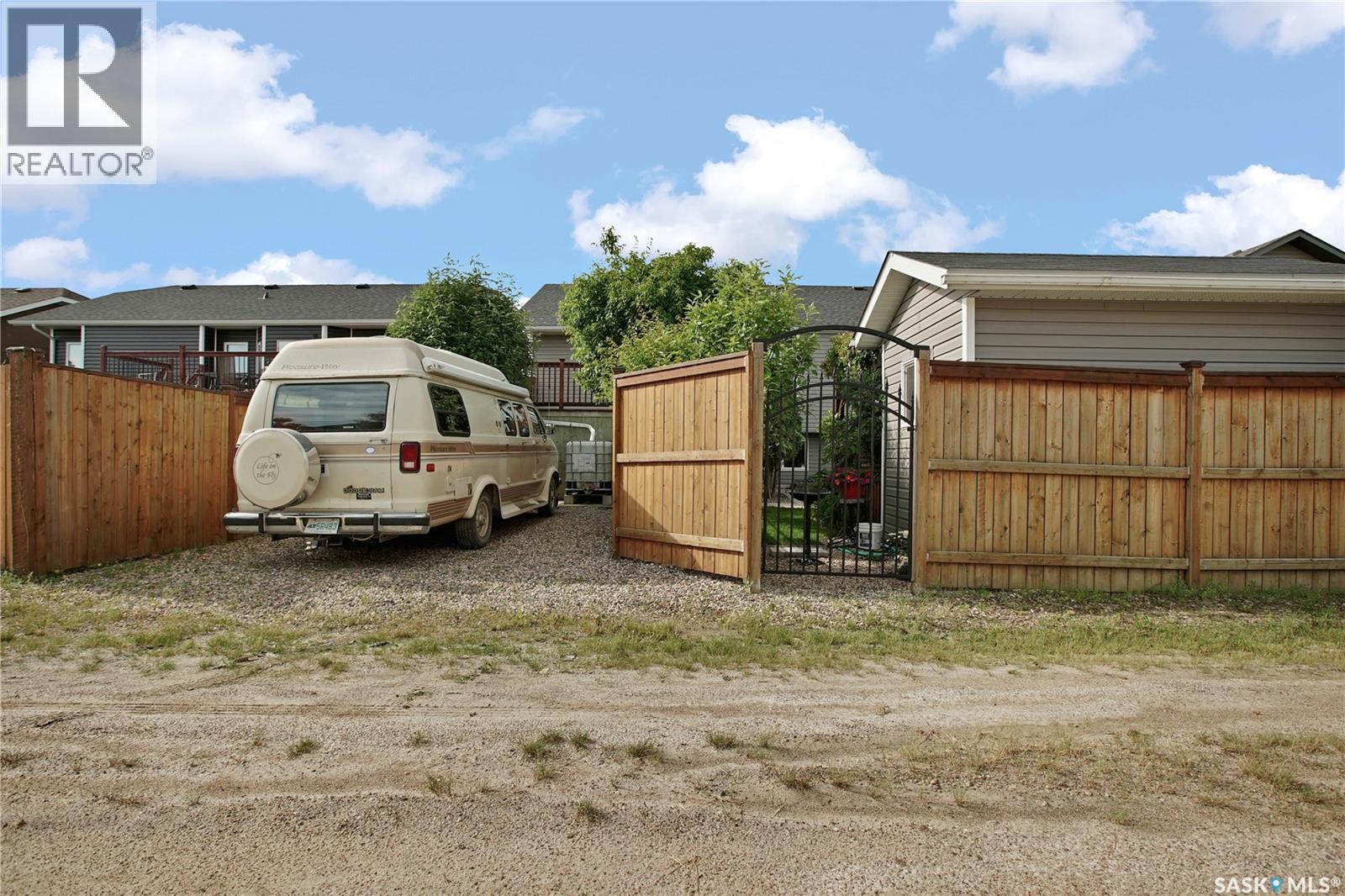 412 Lyle Crescent, Warman, SK - Outdoor