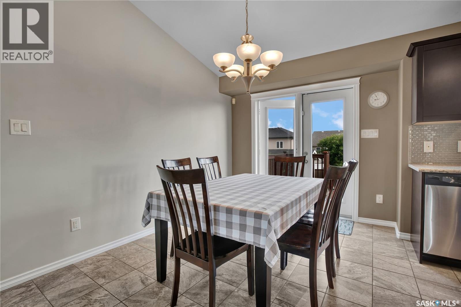 412 Lyle Crescent, Warman, SK - Indoor Photo Showing Dining Room