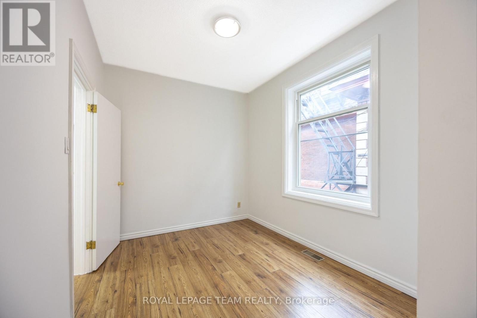 301 Somerset Street E, Ottawa, ON - Indoor Photo Showing Other Room