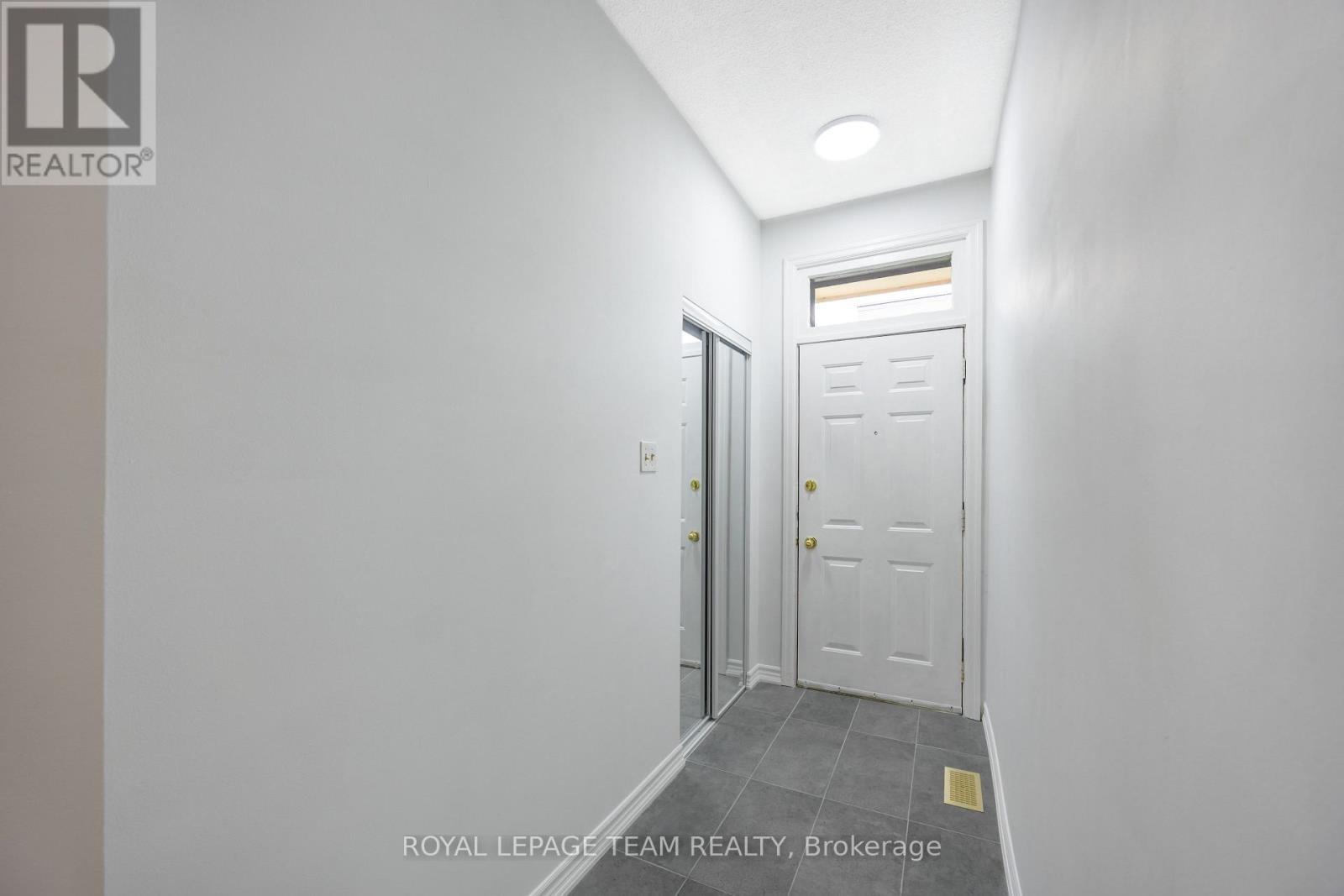 301 Somerset Street E, Ottawa, ON - Photo Showing Other Room