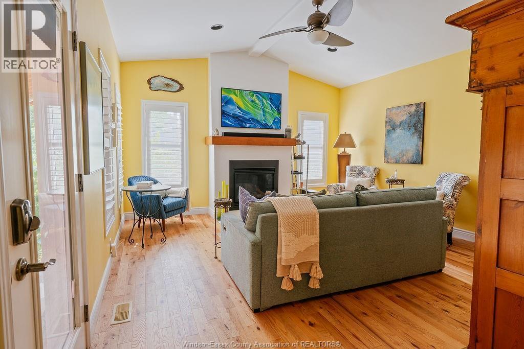 819 Windermere, Windsor, ON - Indoor Photo Showing Living Room With Fireplace
