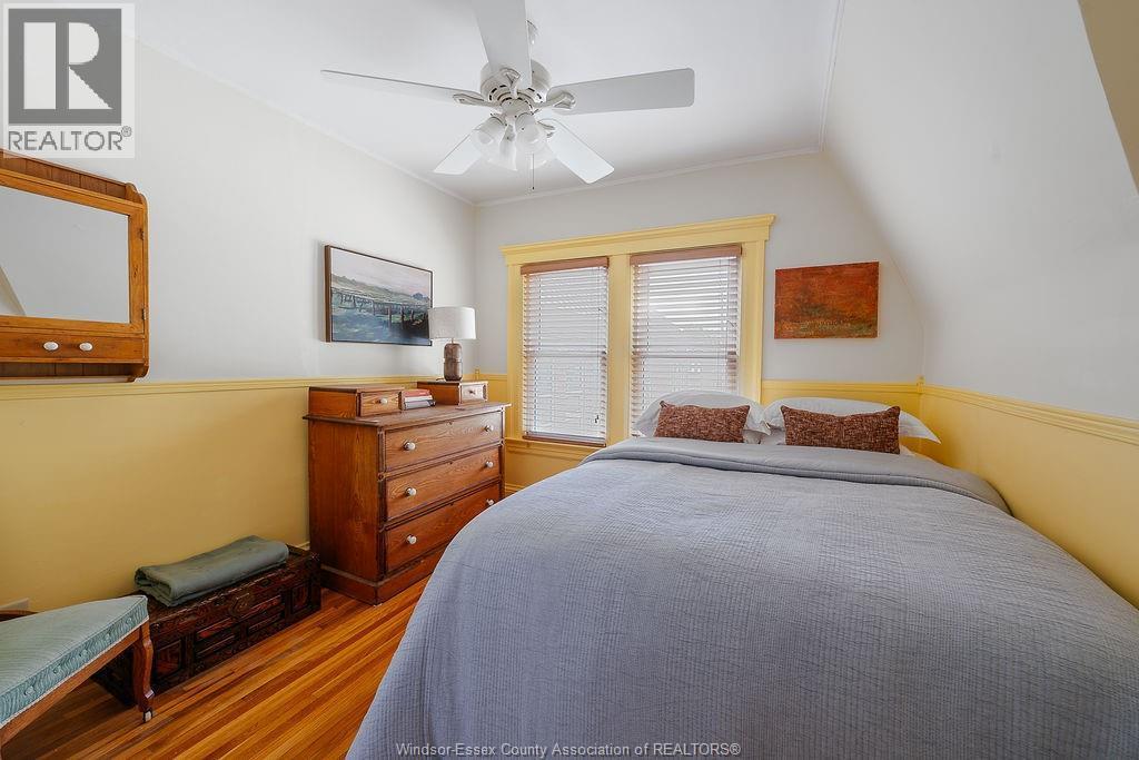 819 Windermere, Windsor, ON - Indoor Photo Showing Bedroom