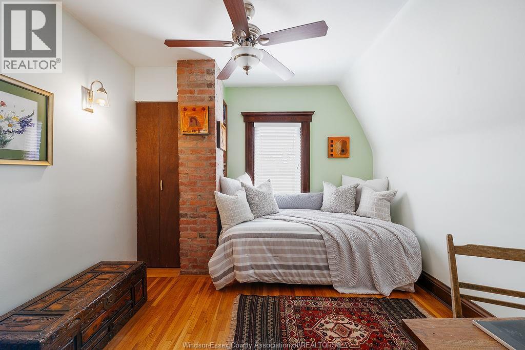 819 Windermere, Windsor, ON - Indoor Photo Showing Bedroom
