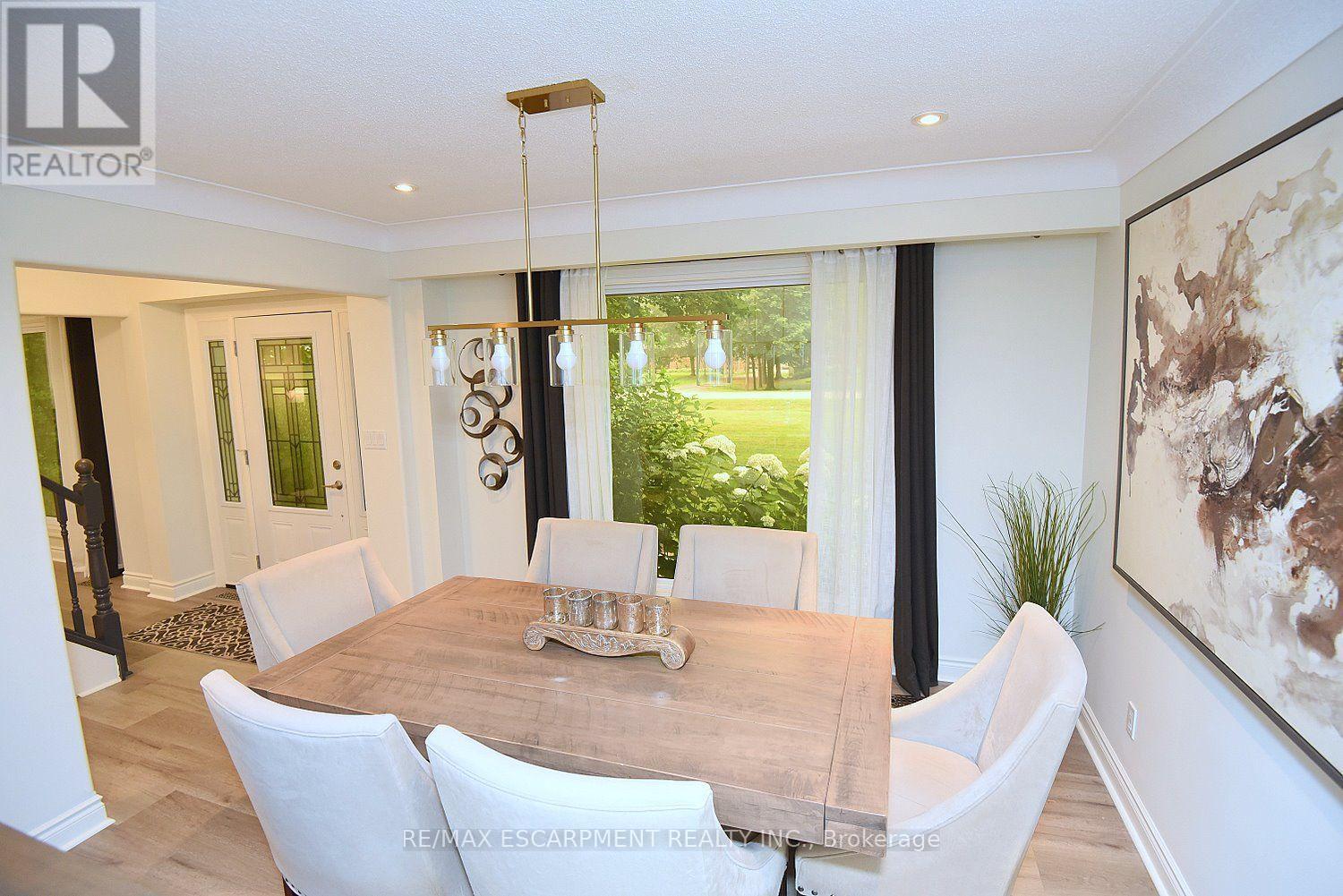 421 8Th Concession Road E, Hamilton, ON - Indoor Photo Showing Dining Room