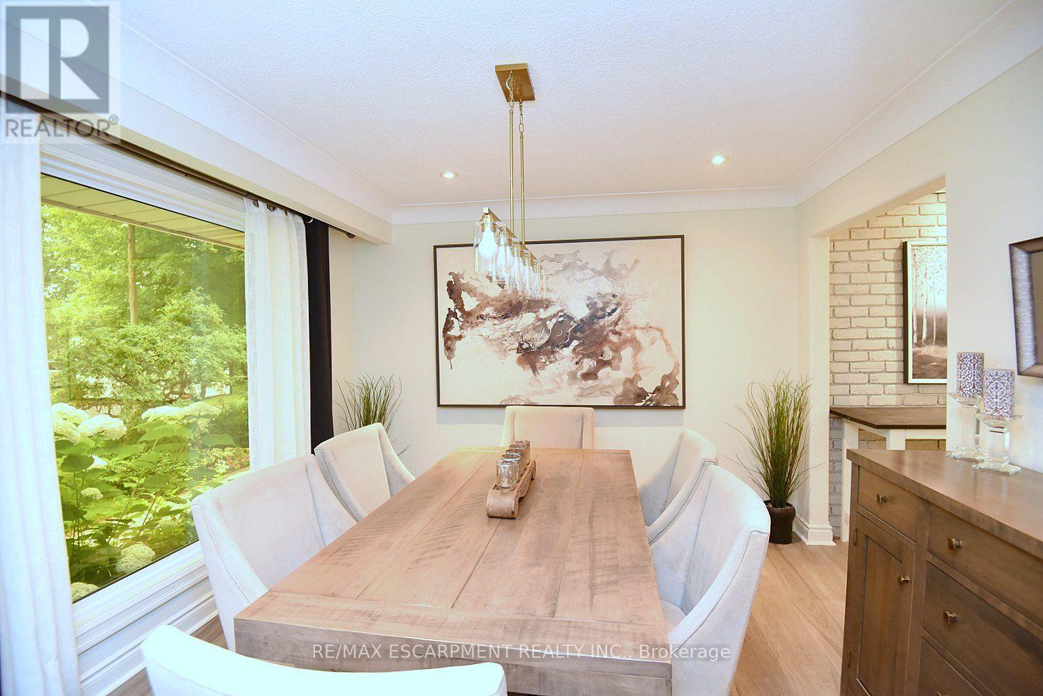 421 8Th Concession Road E, Hamilton, ON - Indoor Photo Showing Dining Room