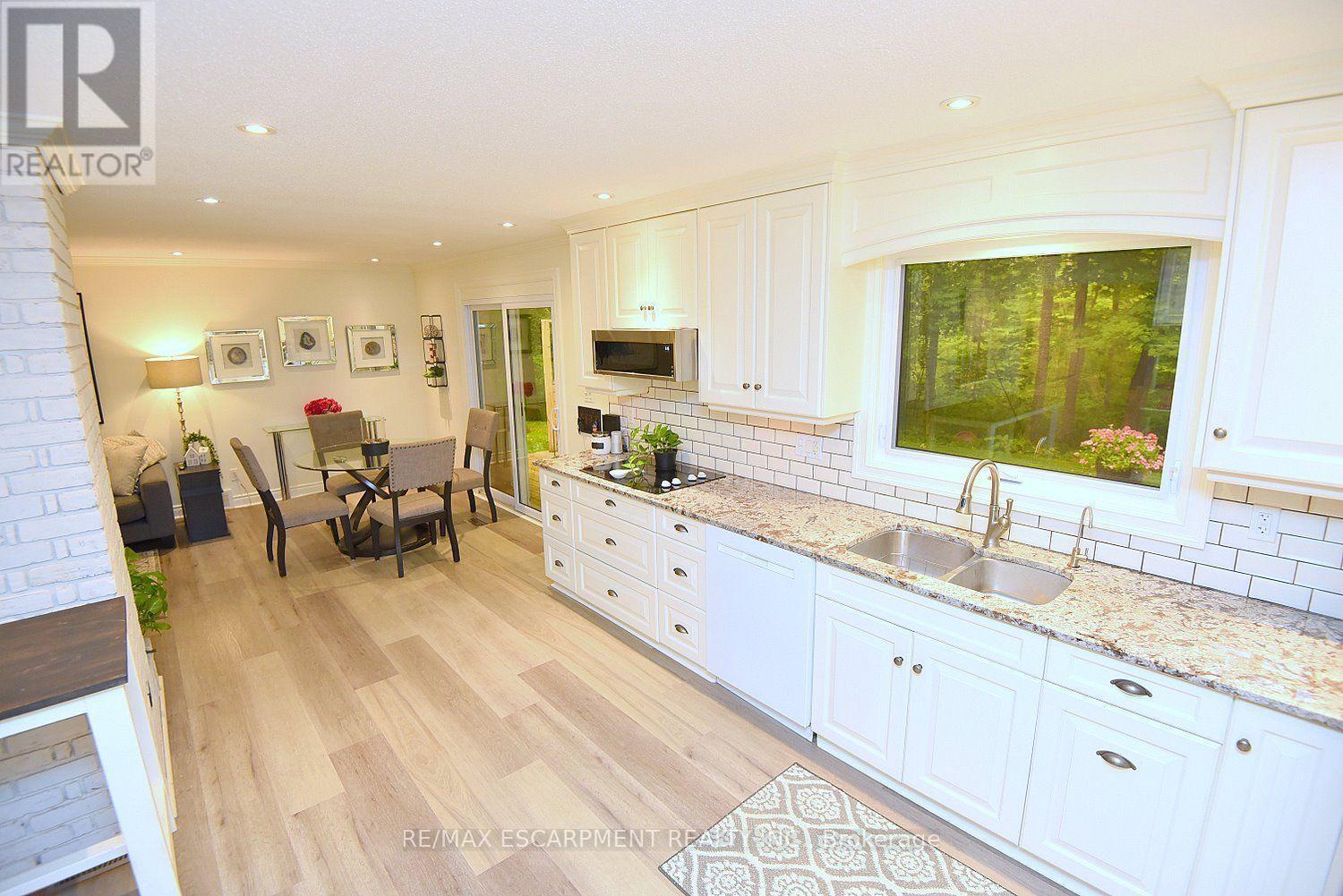 421 8Th Concession Road E, Hamilton, ON - Indoor Photo Showing Kitchen With Double Sink