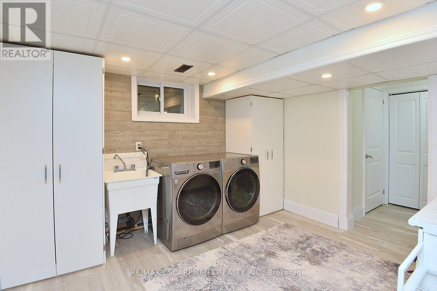 421 8Th Concession Road E, Hamilton, ON - Indoor Photo Showing Laundry Room