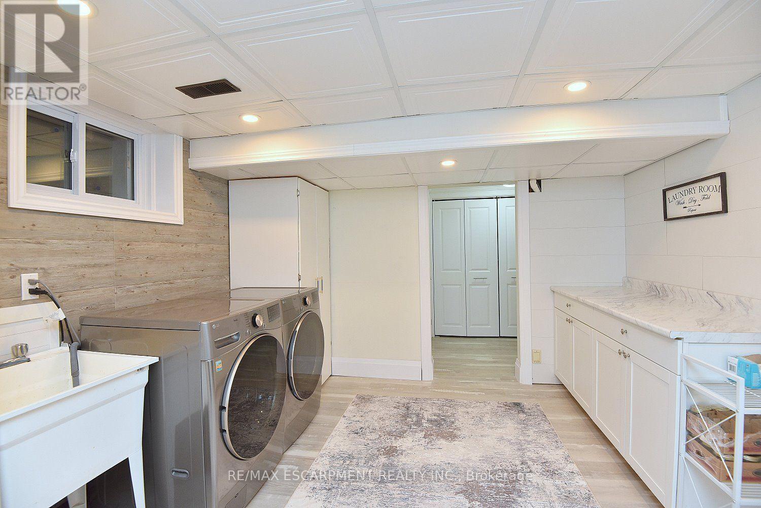 421 8Th Concession Road E, Hamilton, ON - Indoor Photo Showing Laundry Room