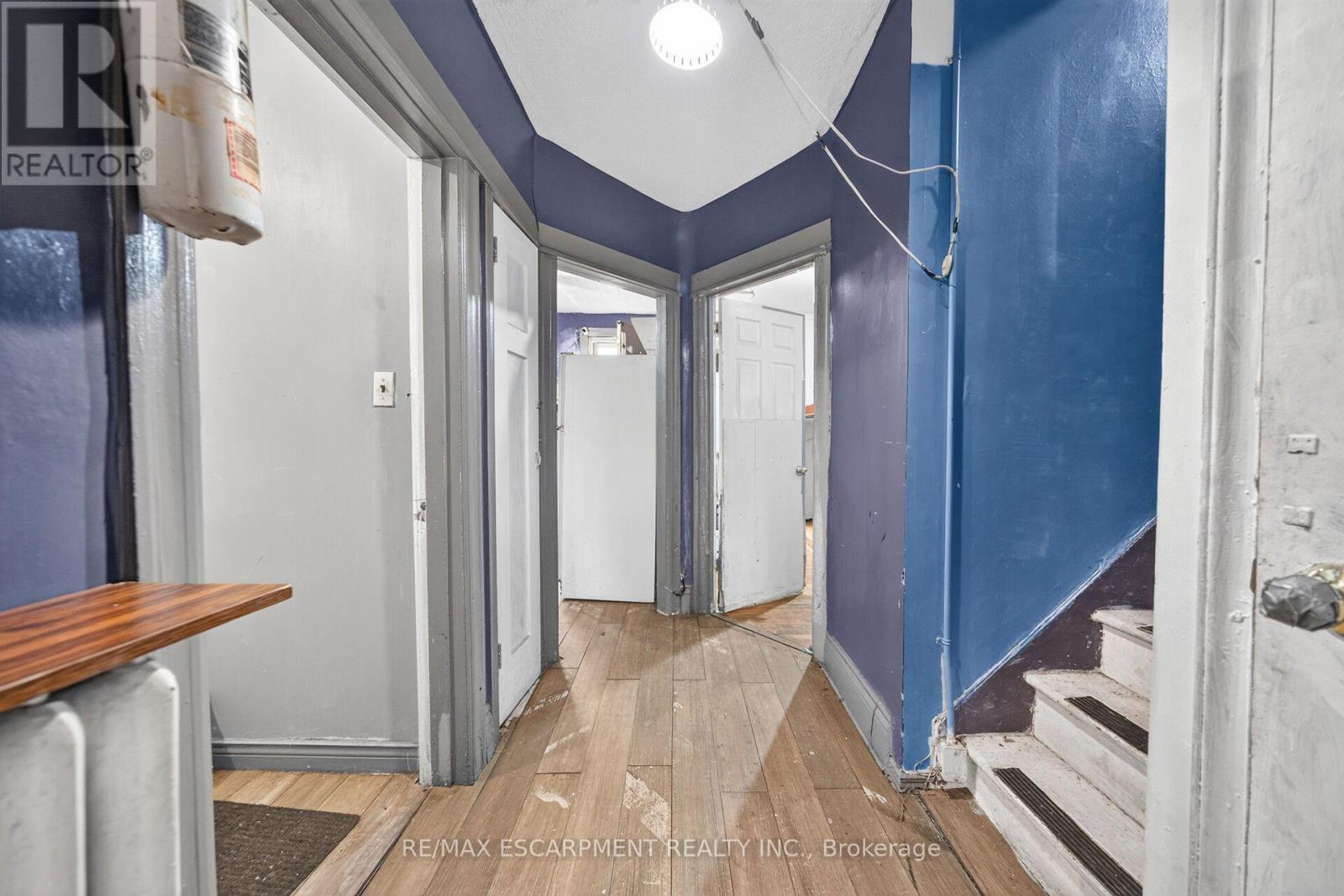 817 King Street E, Hamilton, ON