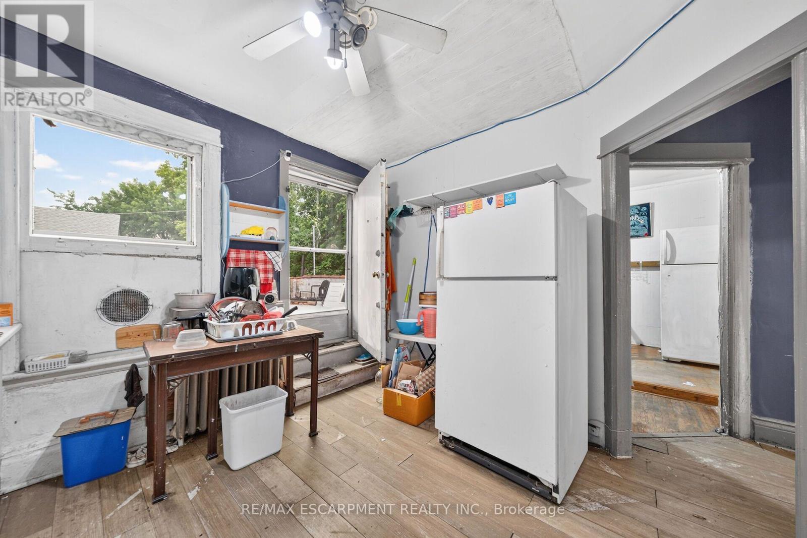 817 King Street E, Hamilton, ON