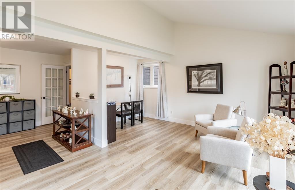 52 Mountbatten Drive, St. John'S, NL - Indoor Photo Showing Living Room