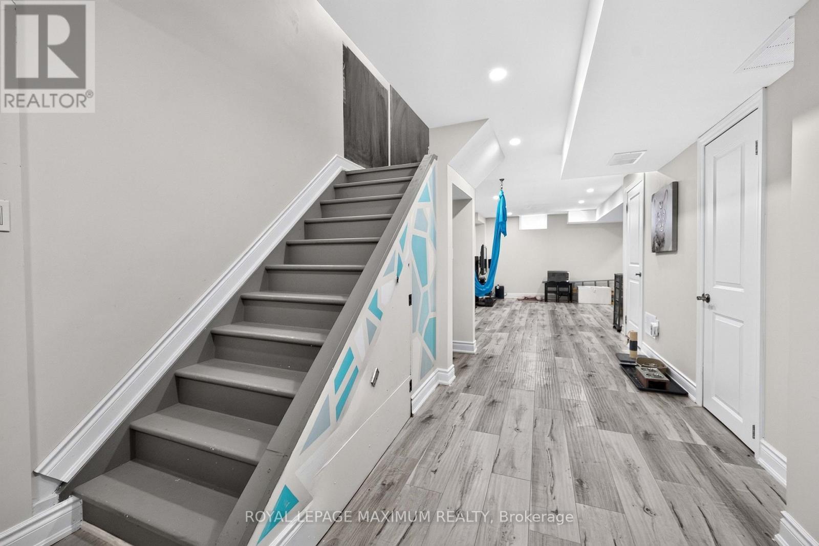 95 White Beach Crescent, Vaughan, ON - Indoor Photo Showing Other Room
