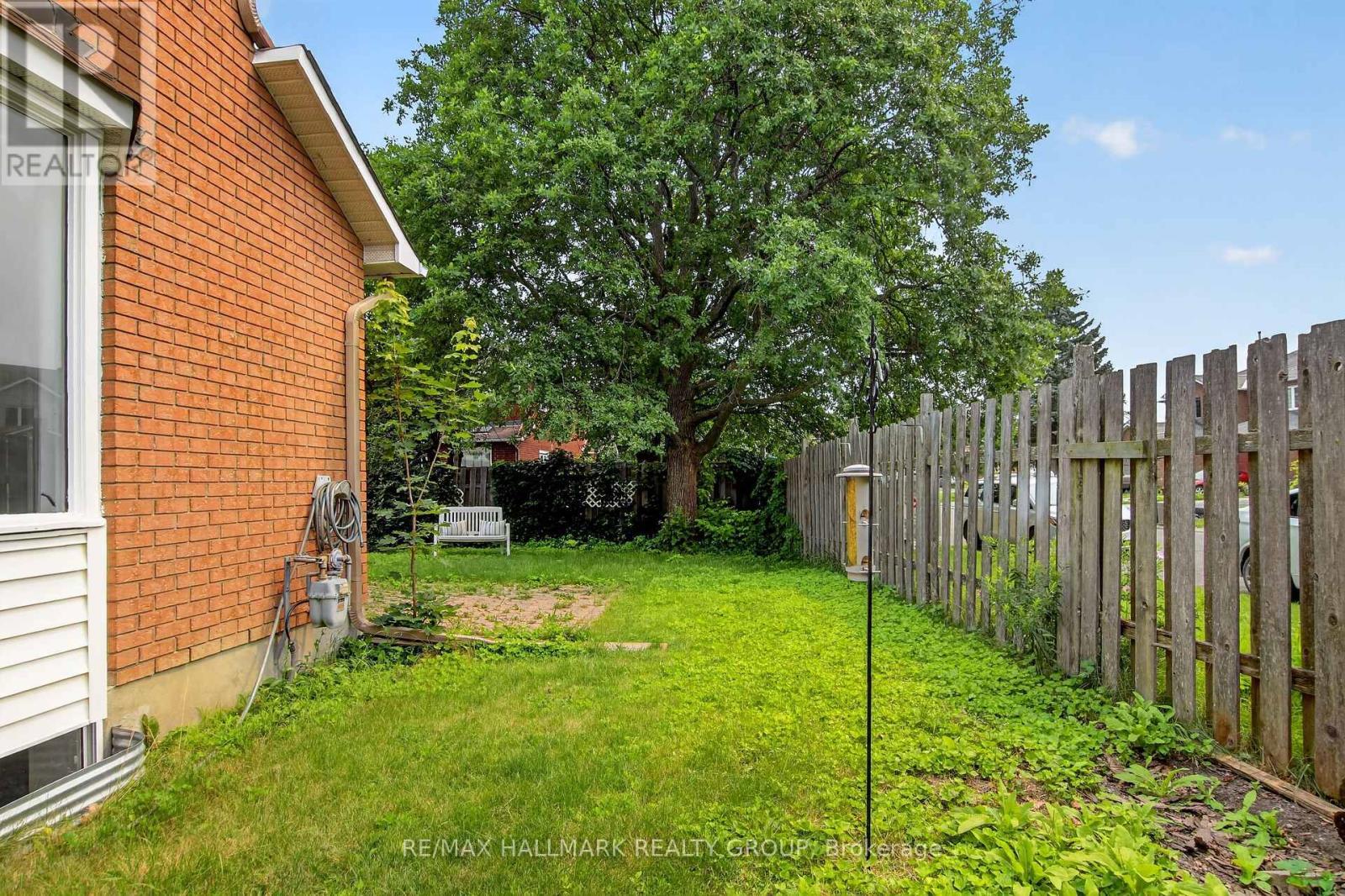 23 Whitegate Crescent, Ottawa, ON