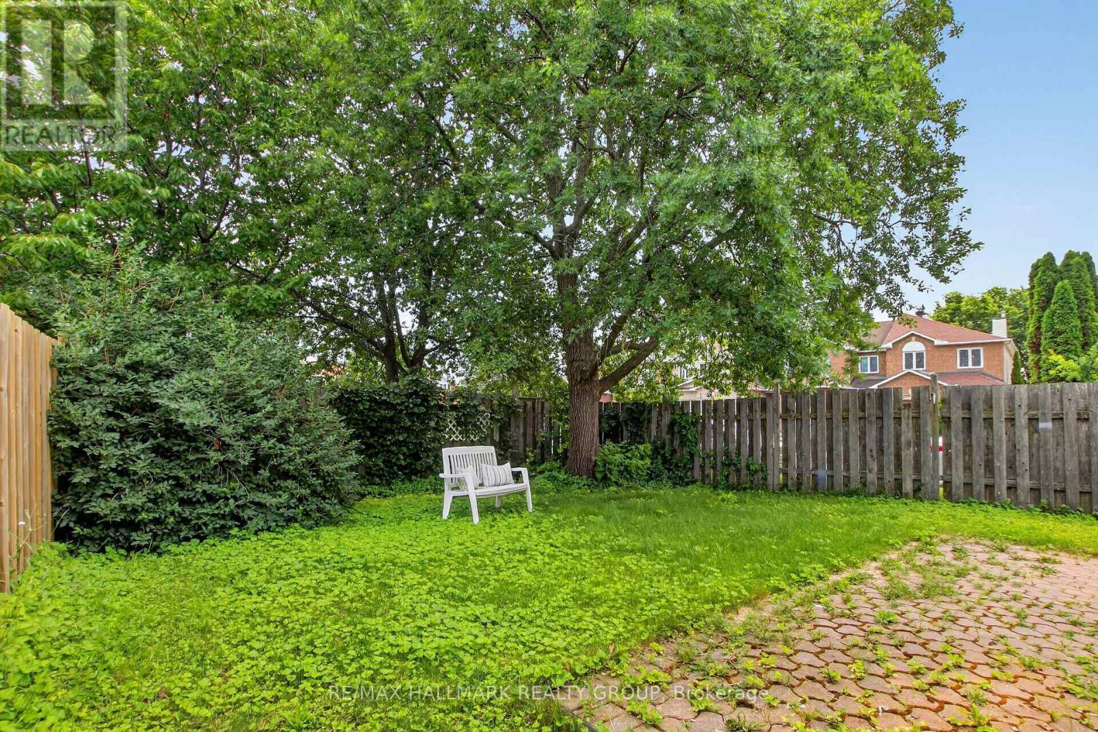 23 Whitegate Crescent, Ottawa, ON