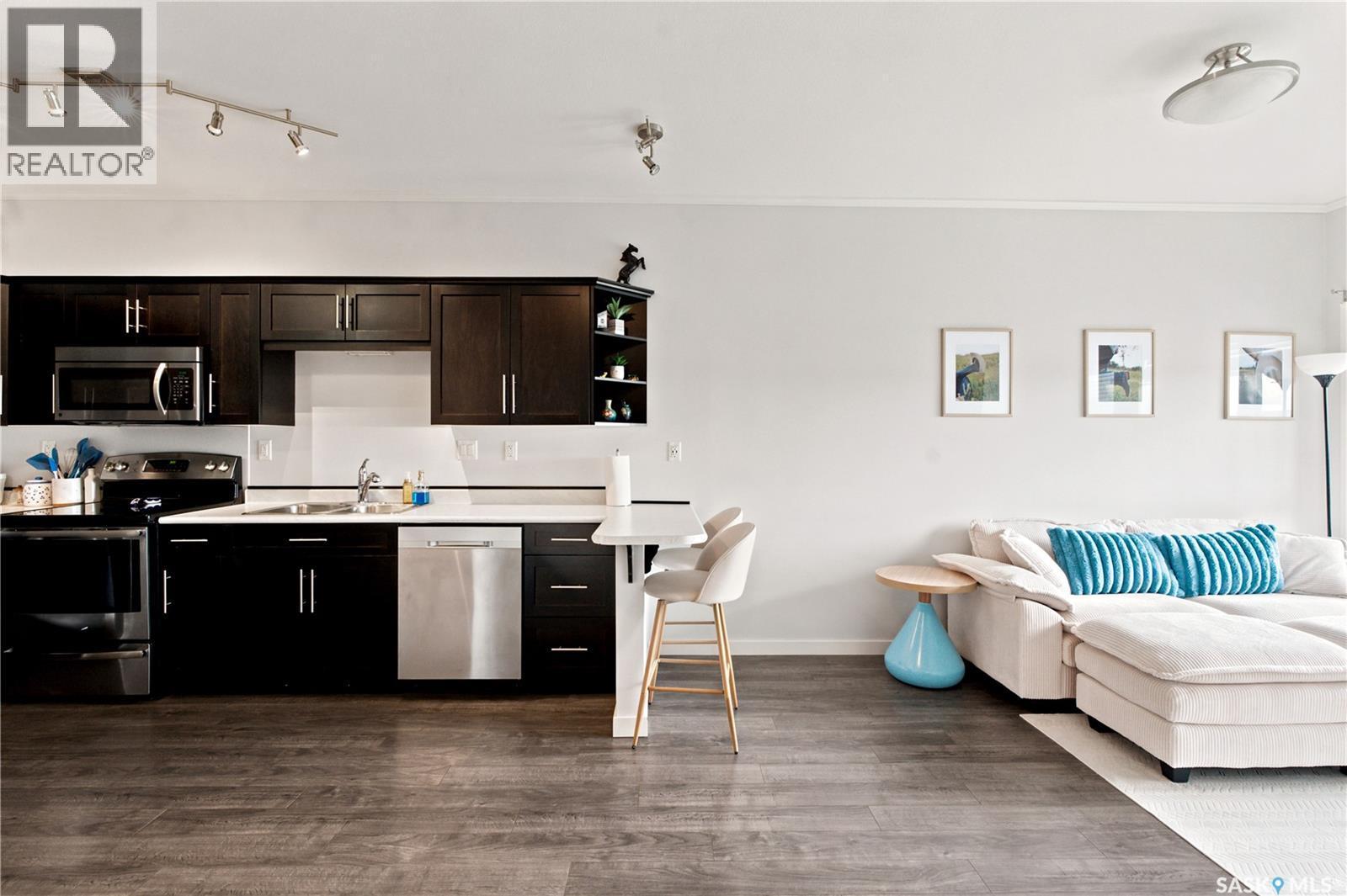 214 545 Hassard Close, Saskatoon, SK - Indoor Photo Showing Kitchen With Stainless Steel Kitchen