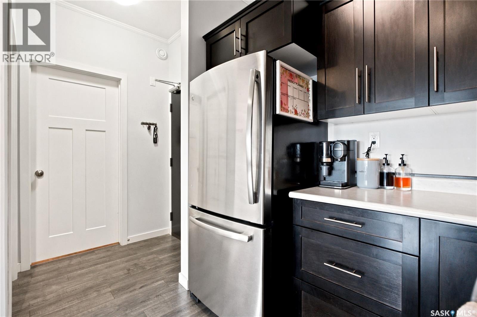 214 545 Hassard Close, Saskatoon, SK - Indoor Photo Showing Kitchen