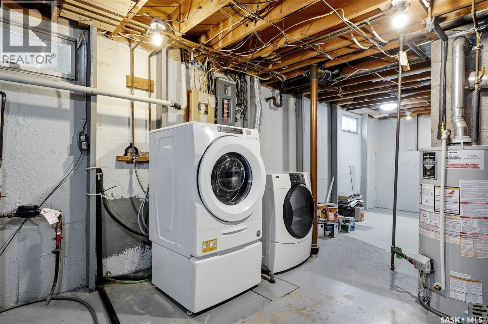 1631 Macpherson Avenue, Regina, SK - Indoor Photo Showing Laundry Room