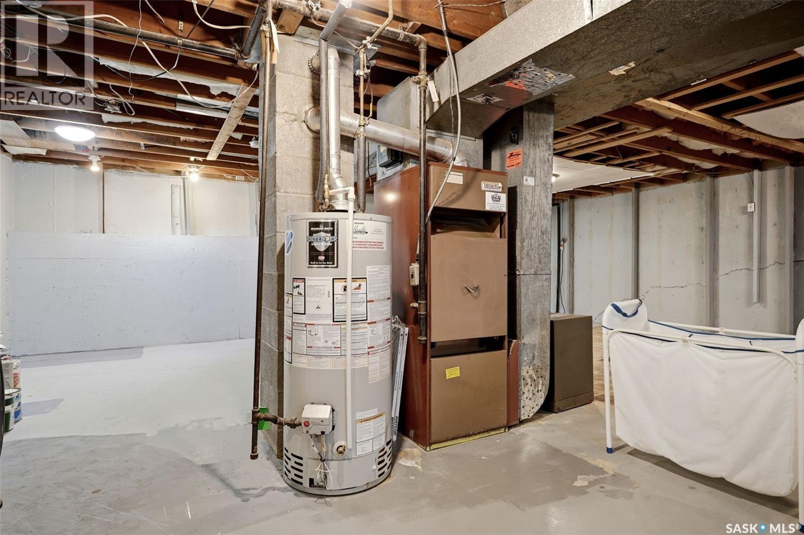 1631 Macpherson Avenue, Regina, SK - Indoor Photo Showing Basement