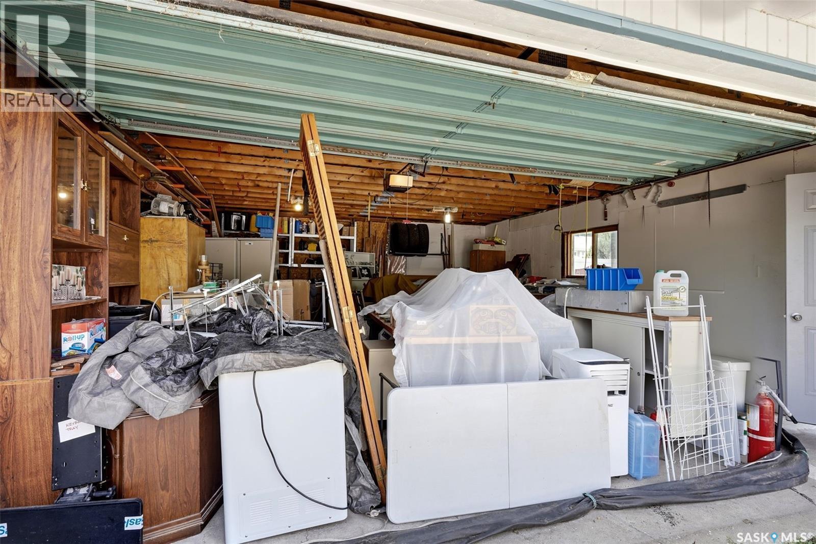 1631 Macpherson Avenue, Regina, SK - Indoor