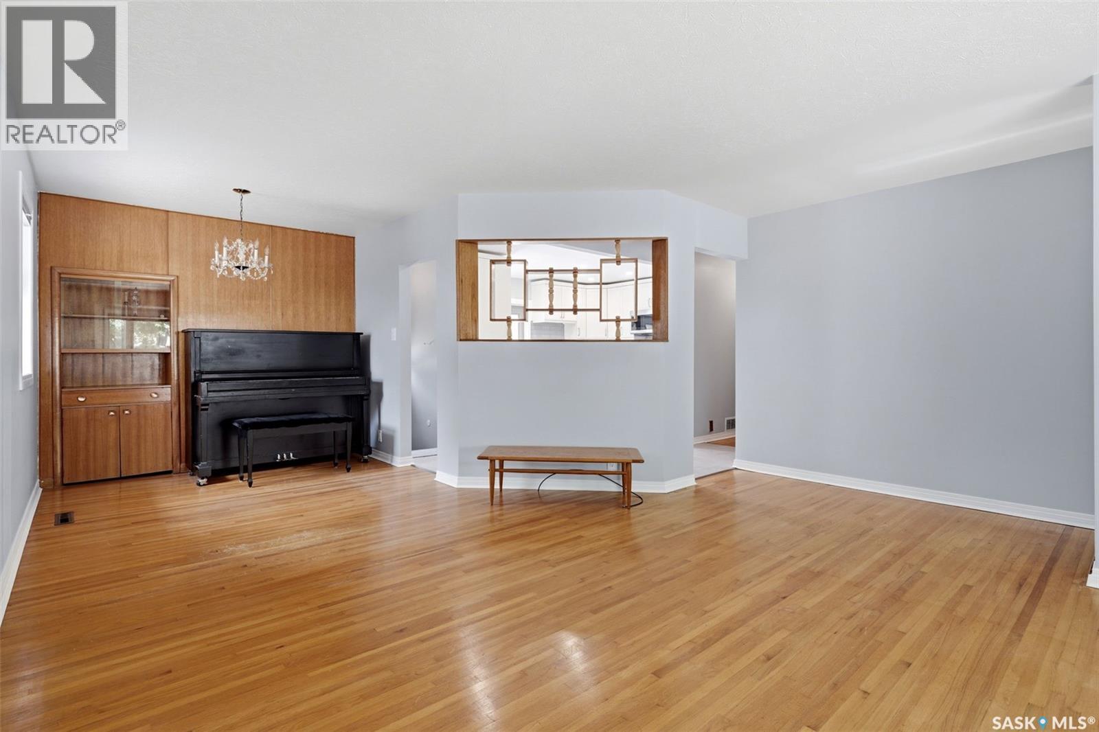 1631 Macpherson Avenue, Regina, SK - Indoor