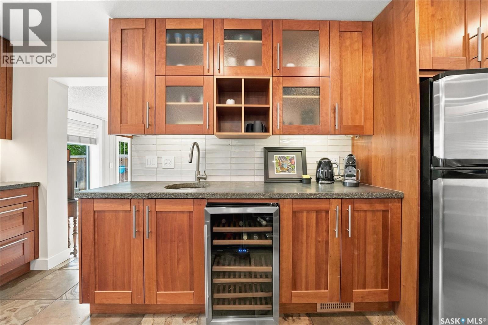 3834 Balfour Place, Saskatoon, SK - Indoor Photo Showing Kitchen