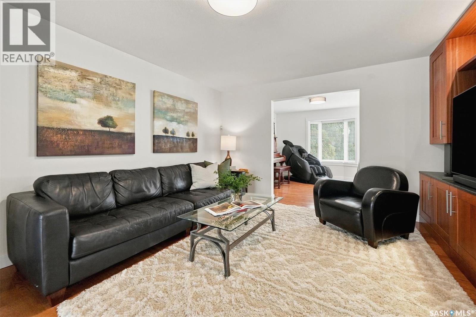 3834 Balfour Place, Saskatoon, SK - Indoor Photo Showing Living Room
