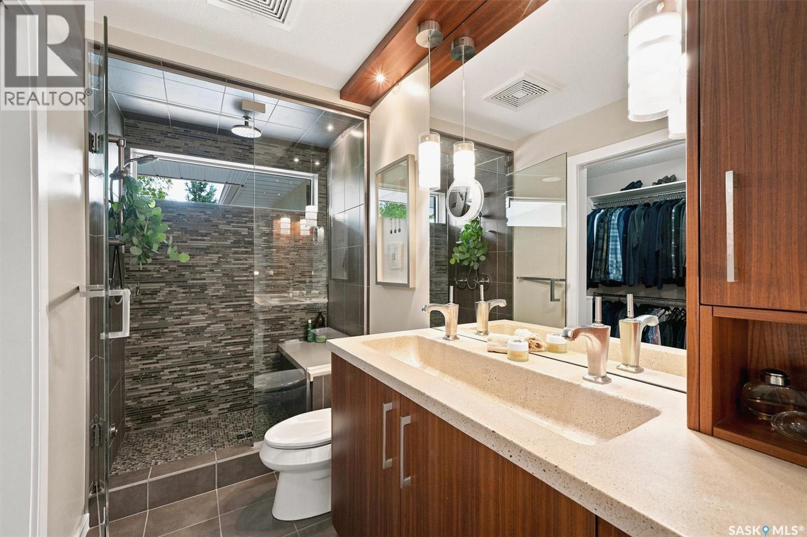 3834 Balfour Place, Saskatoon, SK - Indoor Photo Showing Bathroom