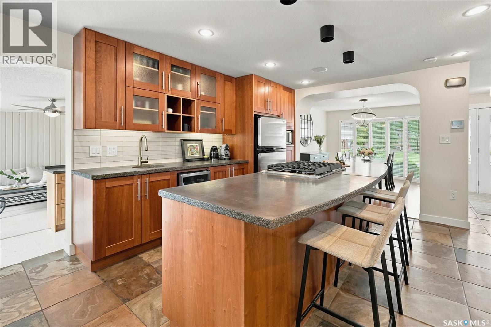 3834 Balfour Place, Saskatoon, SK - Indoor Photo Showing Kitchen