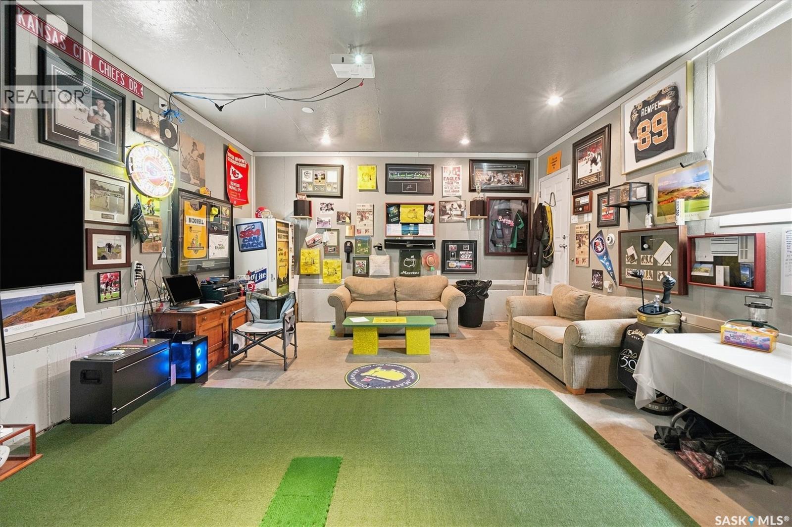 3834 Balfour Place, Saskatoon, SK - Indoor