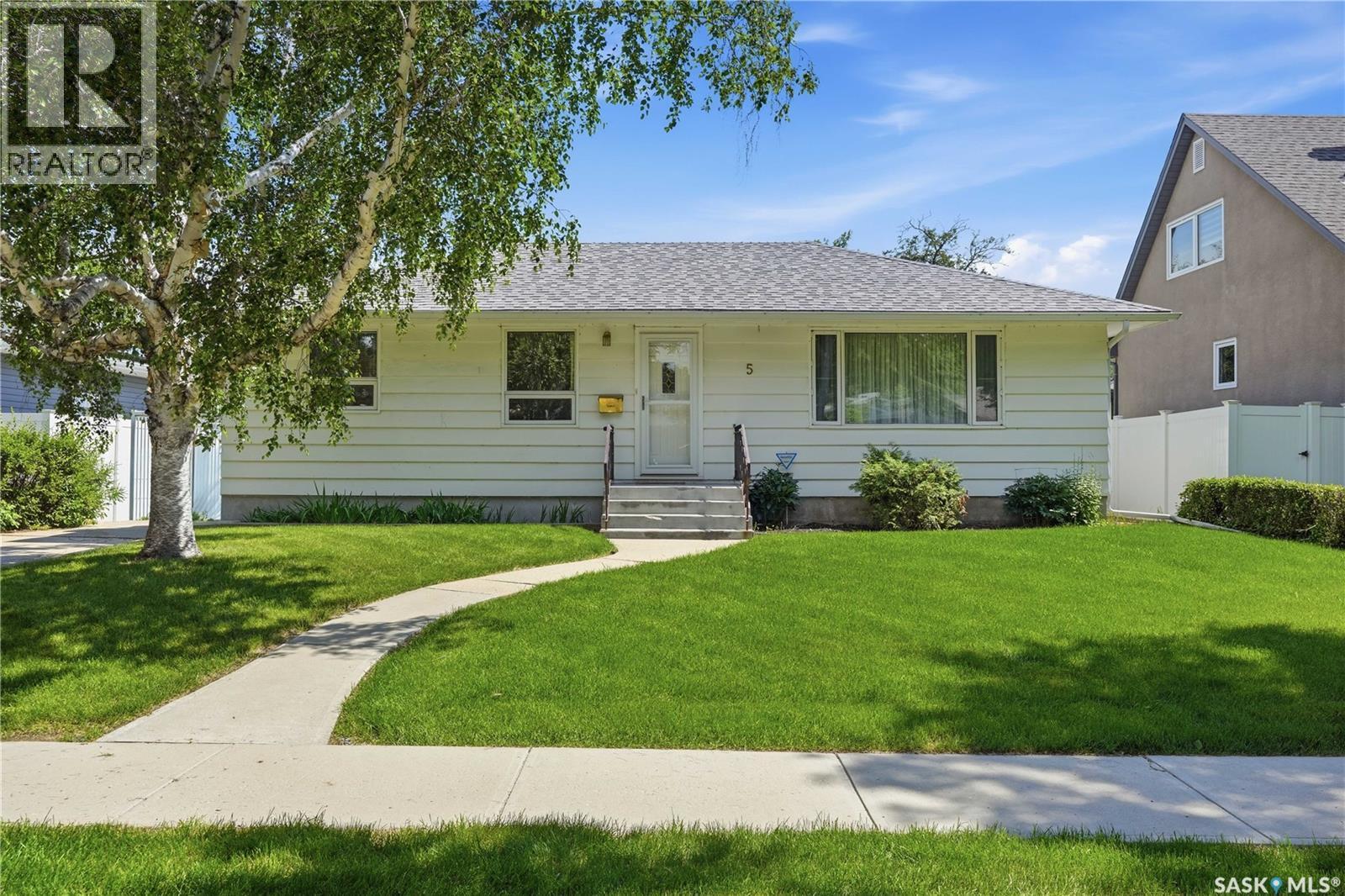 5 Lamont Crescent, Regina, SK