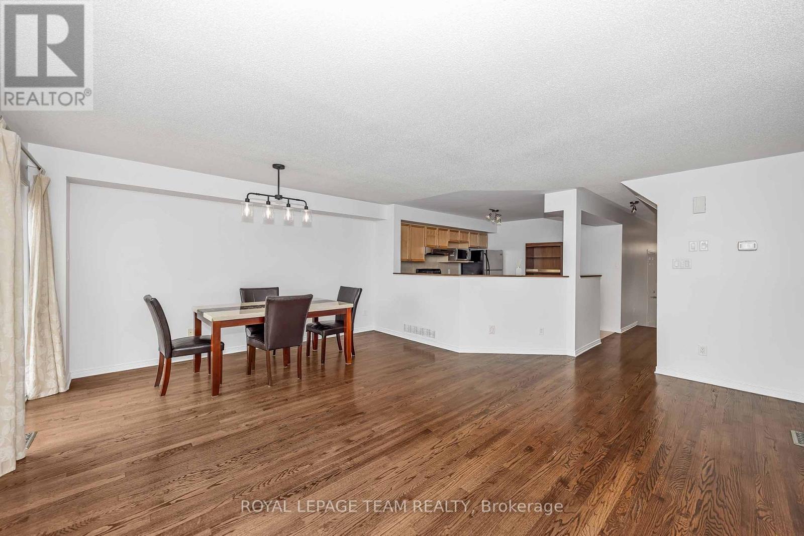 323 Freedom Private, Ottawa, ON - Indoor
