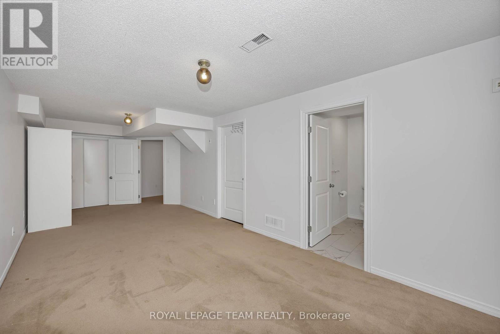 323 Freedom Private, Ottawa, ON - Indoor Photo Showing Other Room