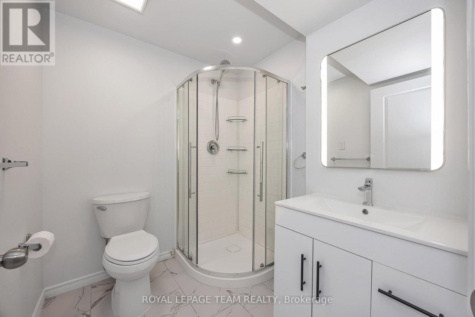 323 Freedom Private, Ottawa, ON - Indoor Photo Showing Bathroom