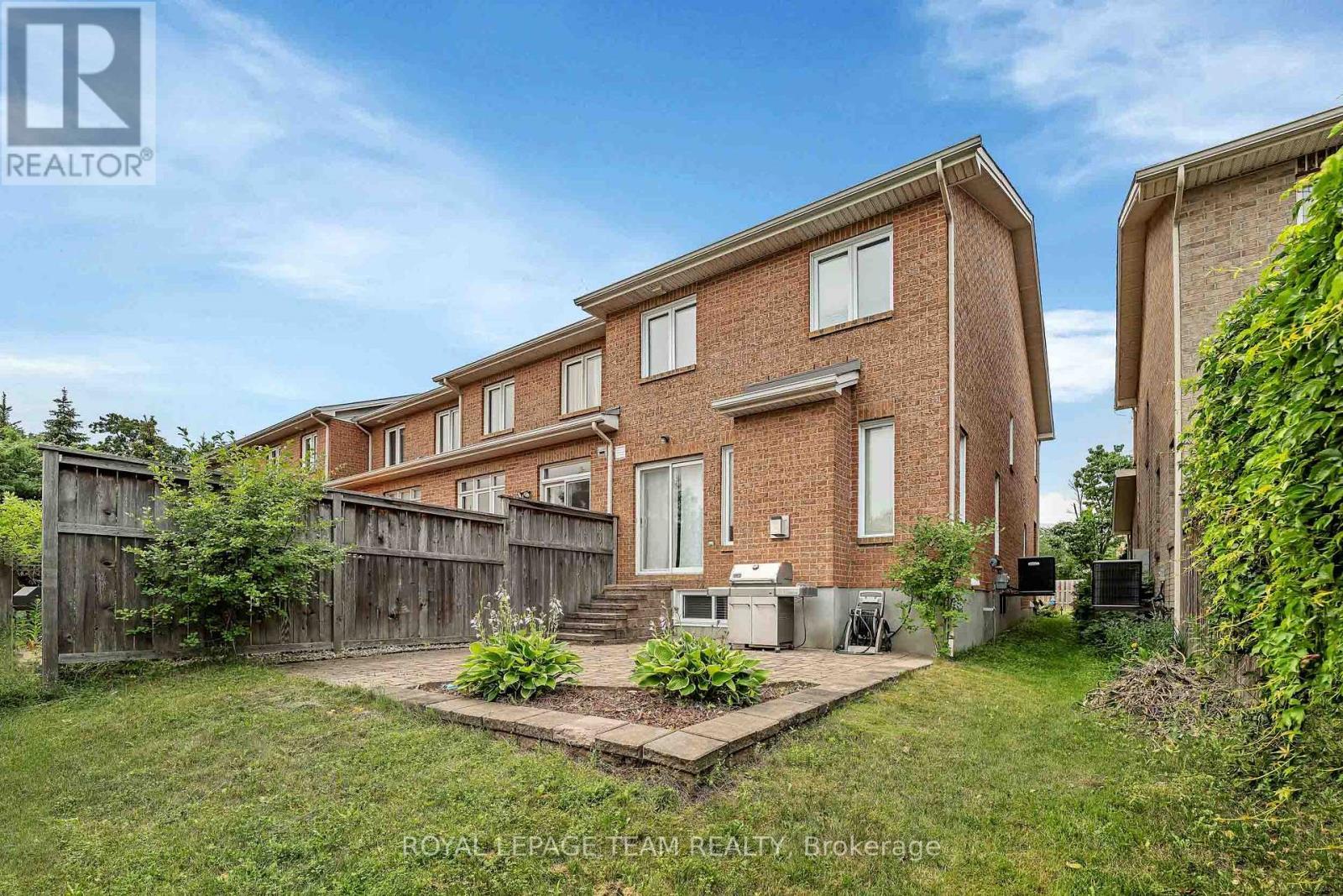 323 Freedom Private, Ottawa, ON - Outdoor