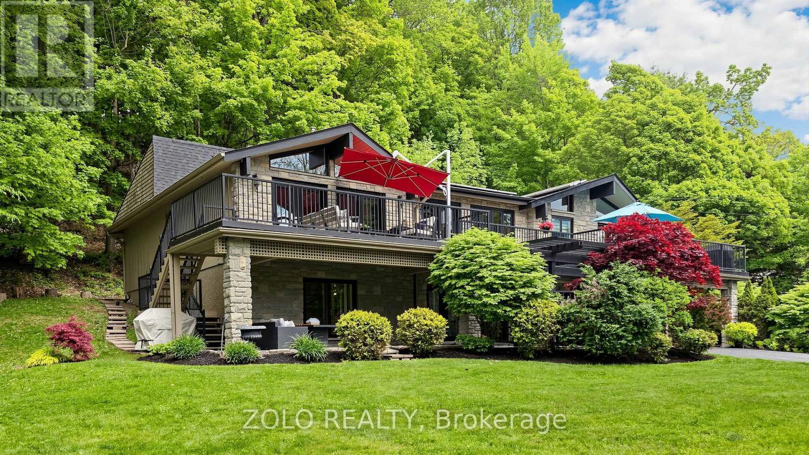 41 Meadowcliffe Drive, Toronto, ON - Outdoor With Deck Patio Veranda