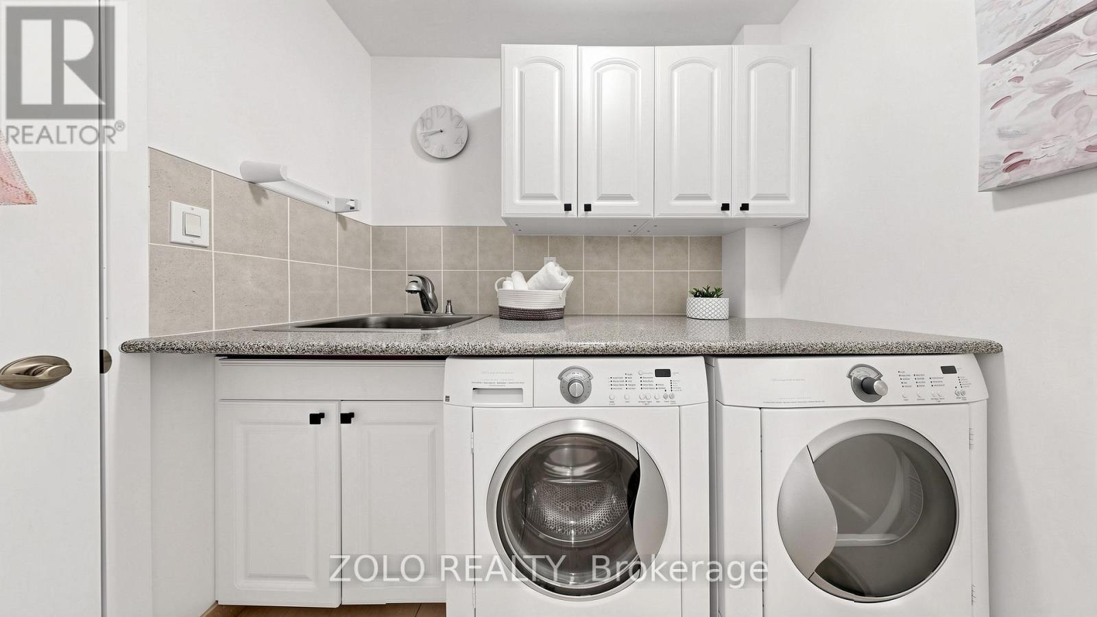 41 Meadowcliffe Drive, Toronto, ON - Indoor Photo Showing Laundry Room