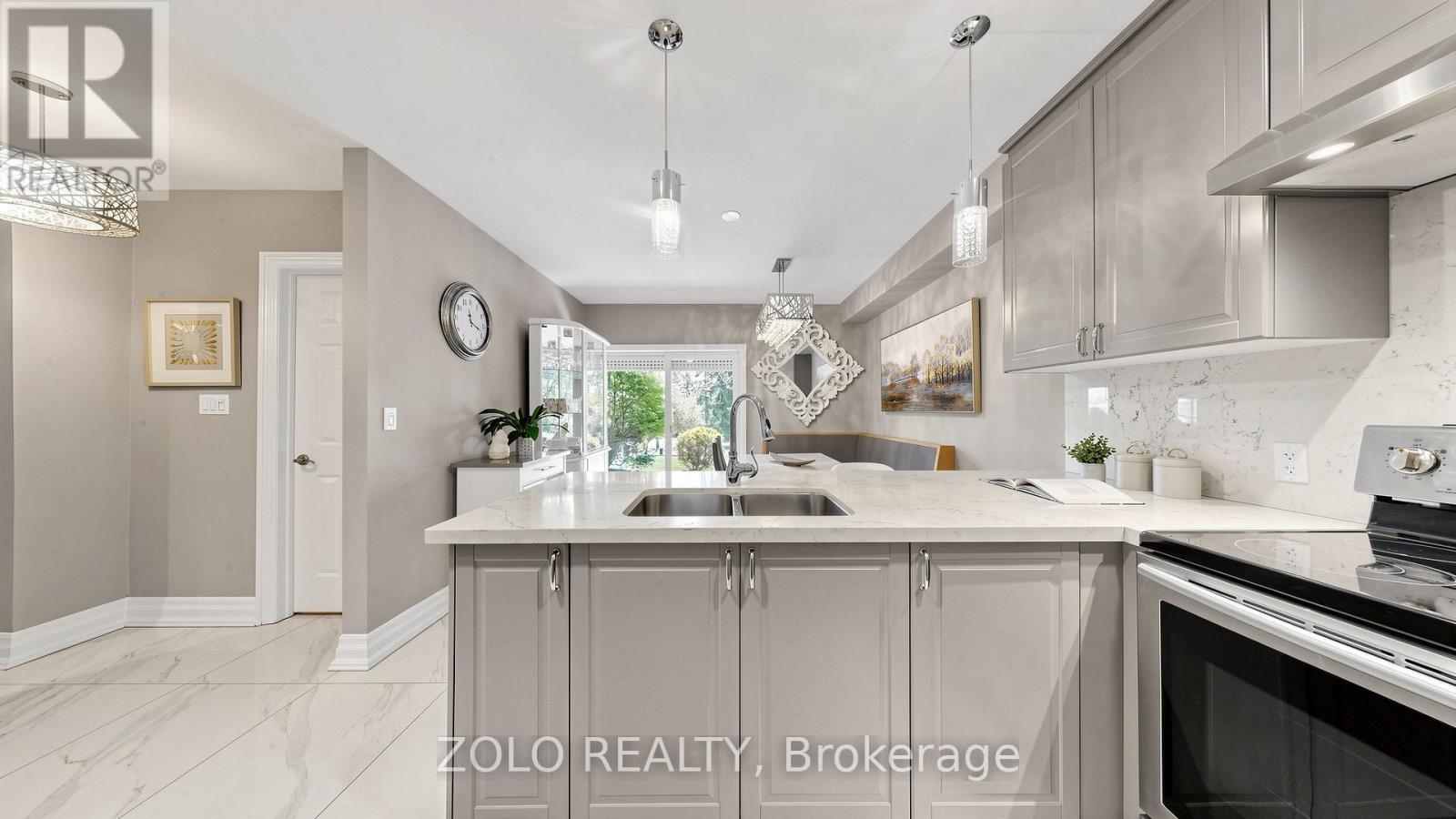 41 Meadowcliffe Drive, Toronto, ON - Indoor Photo Showing Kitchen With Double Sink