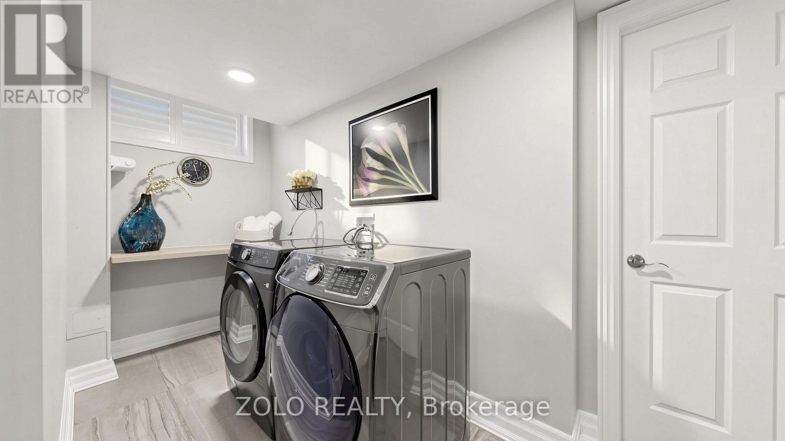 41 Meadowcliffe Drive, Toronto, ON - Indoor Photo Showing Laundry Room