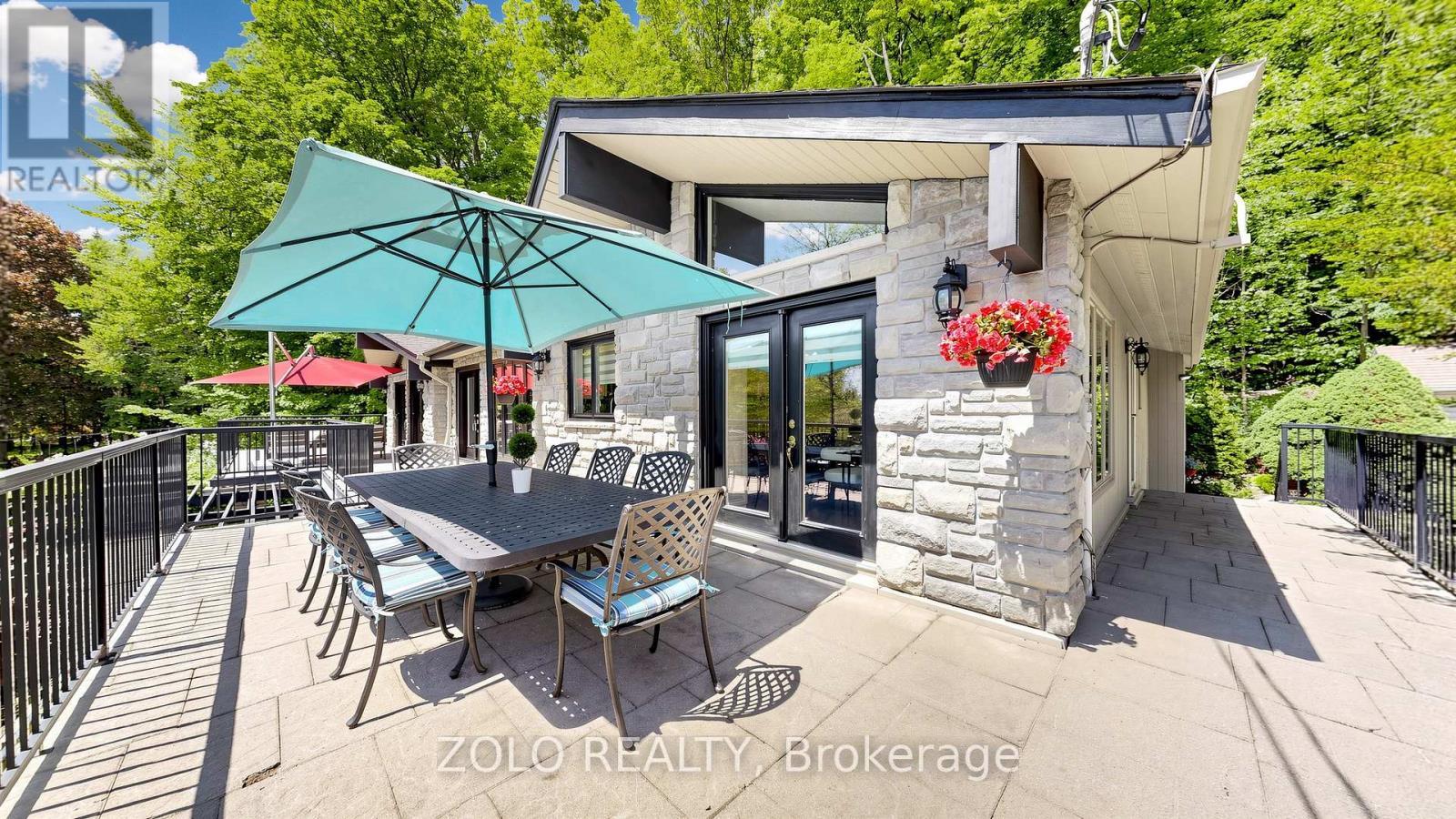 41 Meadowcliffe Drive, Toronto, ON - Outdoor With Deck Patio Veranda
