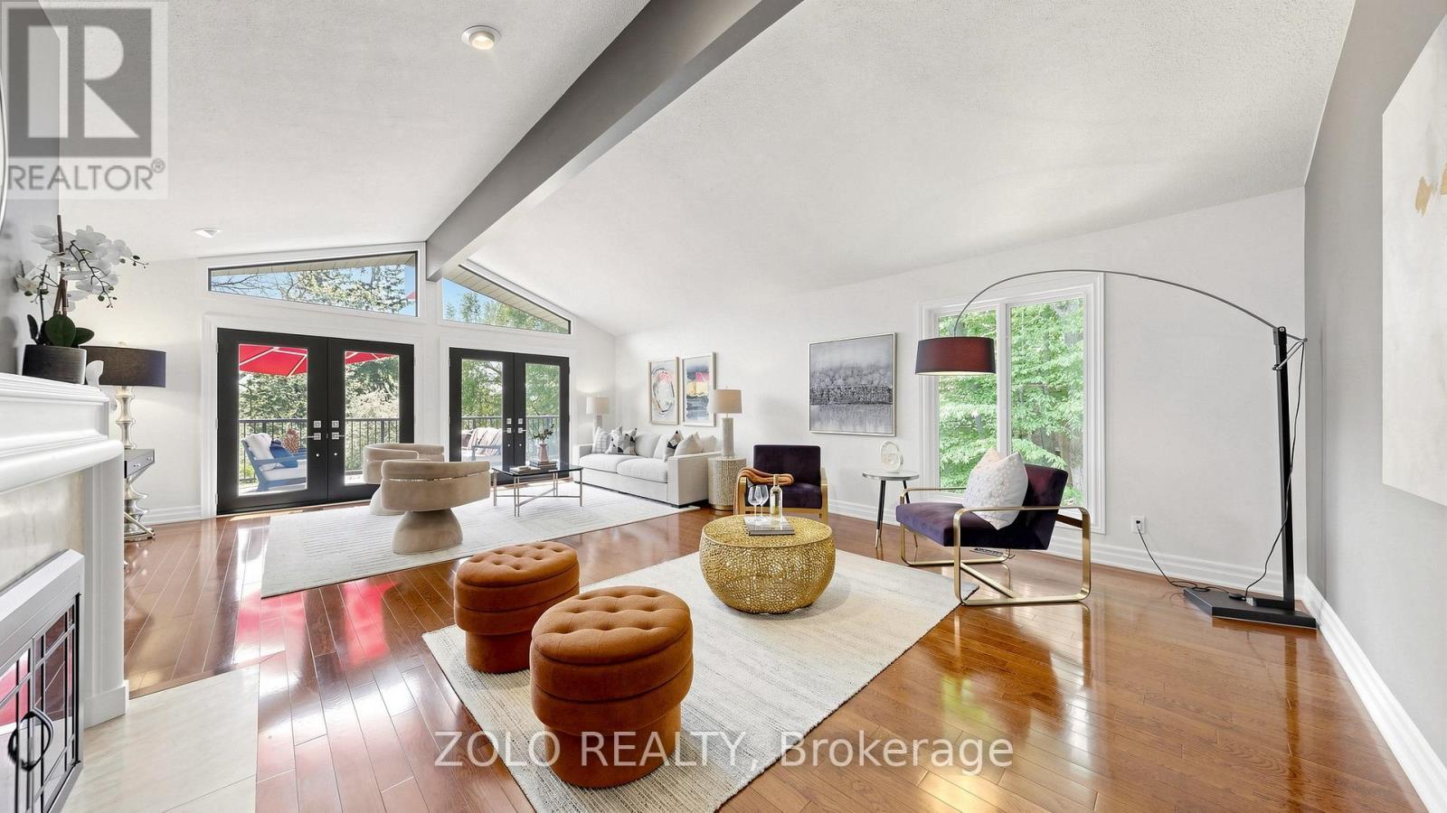 41 Meadowcliffe Drive, Toronto, ON - Indoor Photo Showing Living Room
