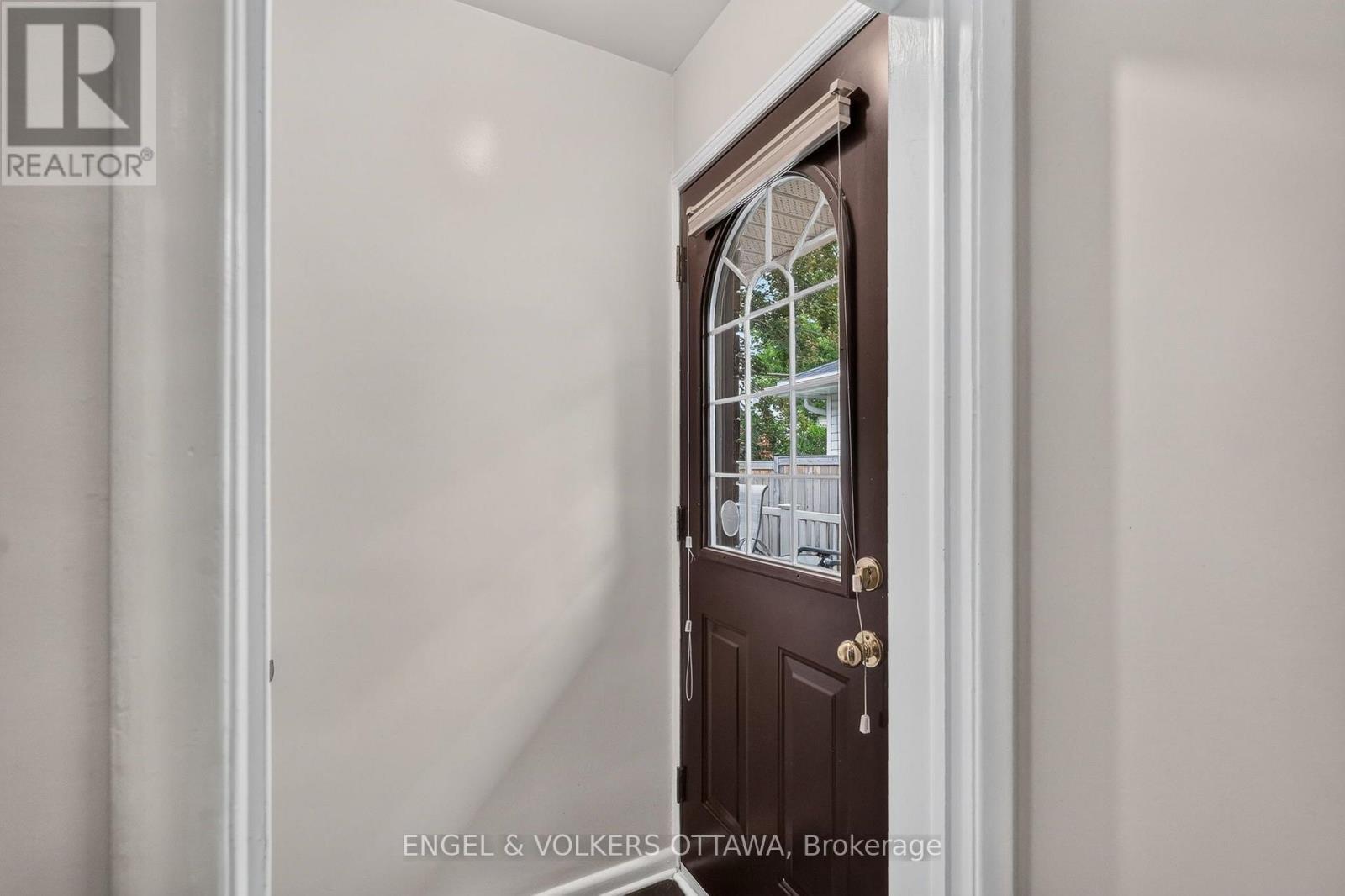 783 Wingate Drive, Ottawa, ON - Indoor
