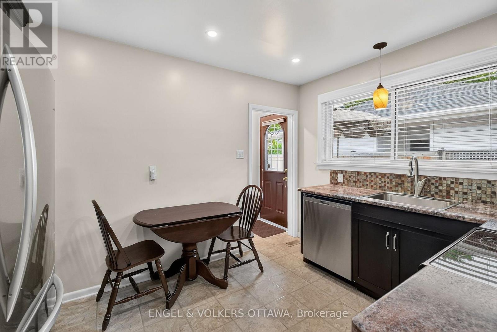 783 Wingate Drive, Ottawa, ON - Indoor Photo Showing Other Room