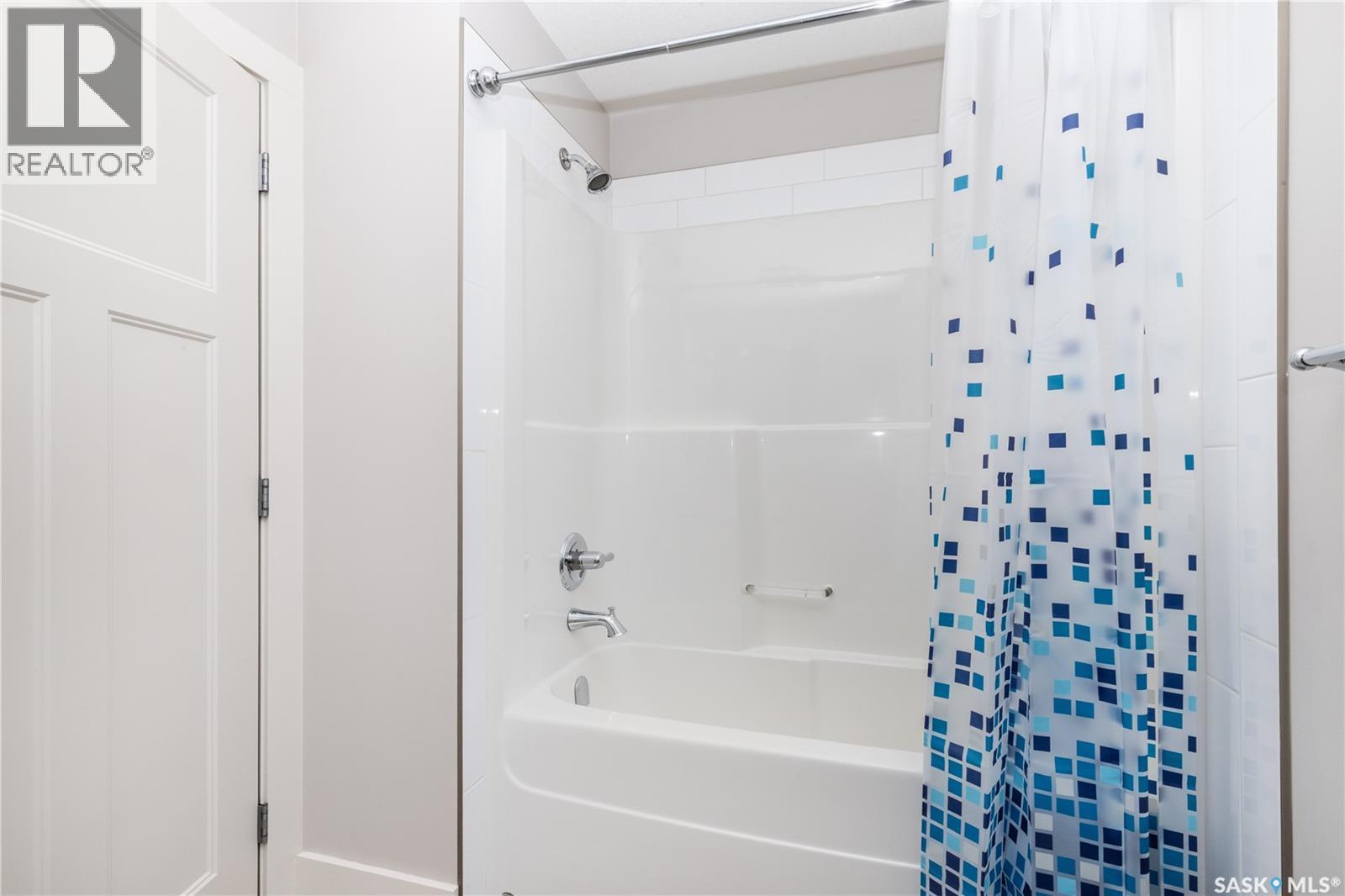 217 1010 Ruth Street E, Saskatoon, SK - Indoor Photo Showing Bathroom