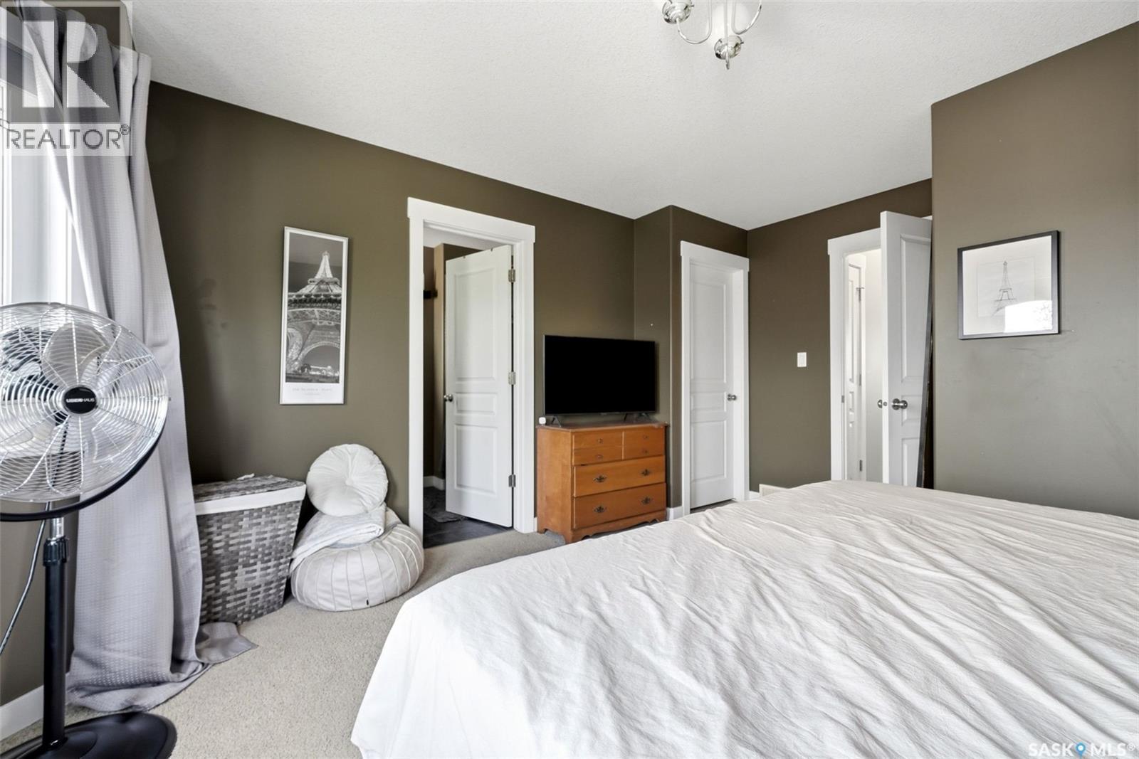 3513 Green Bank Road, Regina, SK - Indoor Photo Showing Bedroom