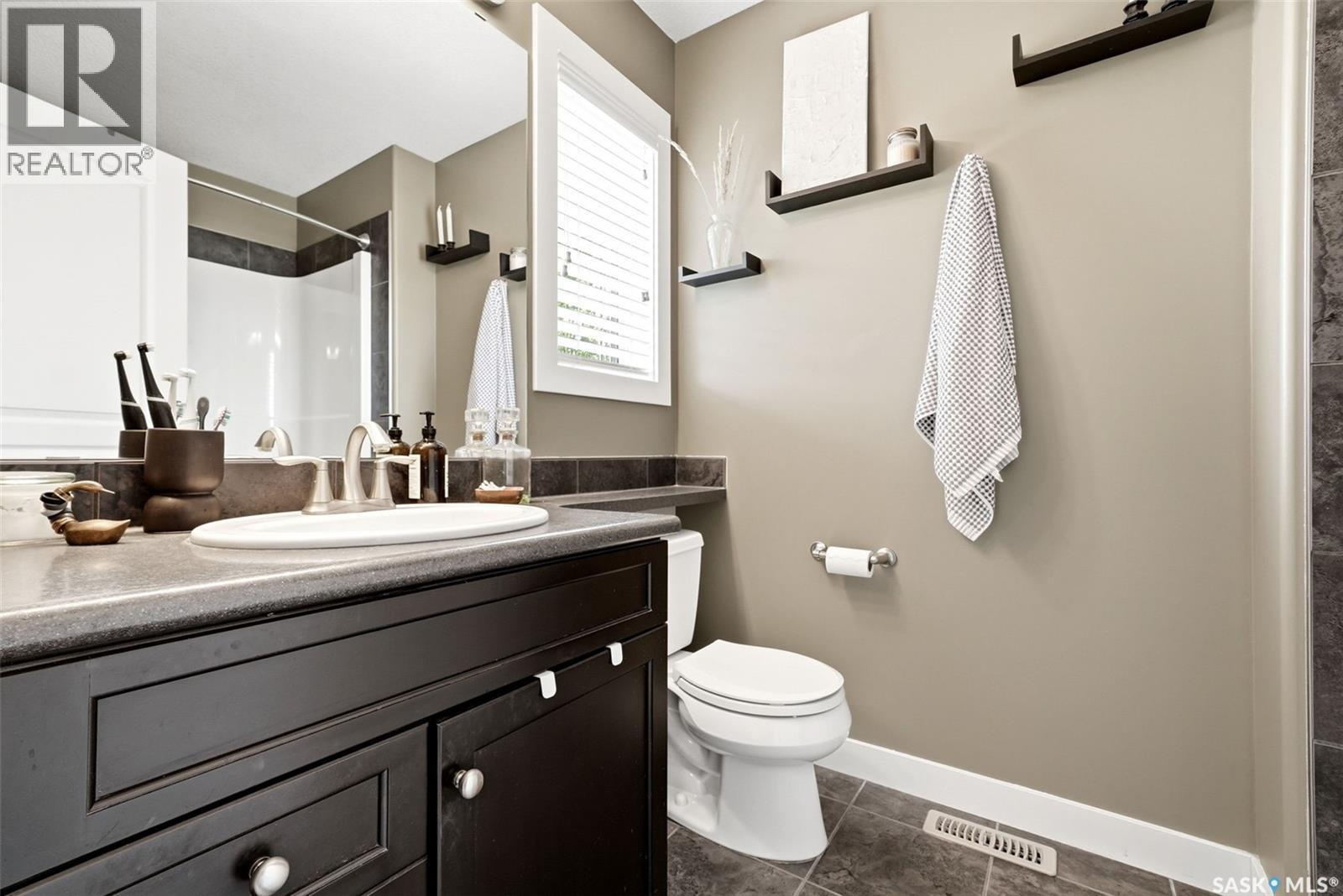 3513 Green Bank Road, Regina, SK - Indoor Photo Showing Bathroom
